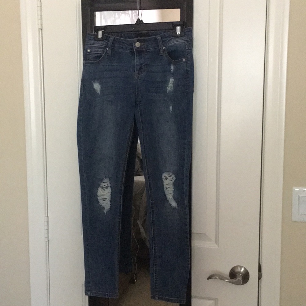 Celebrity Pink distressed ankle skinny jeans